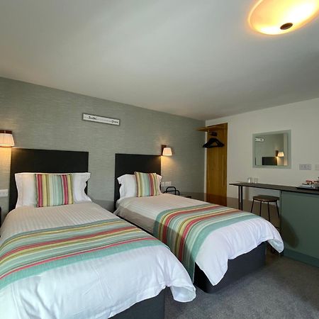Gordons Bed & Breakfast เชดดาร์ ภายนอก รูปภาพ